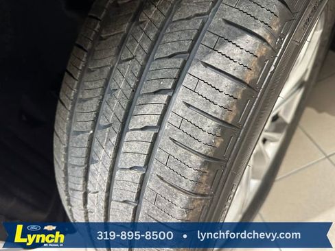 Used 2022 Ford Explorer XLT w/ Equipment Group 202A image 33