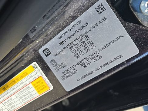 Used 2024 GMC Yukon XL AT4 w/ AT4 Premium Plus Package AWD/4WD image 17