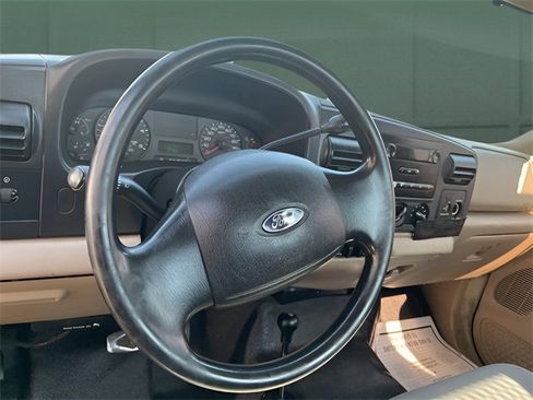Used 2004 Ford F450 XL image 13