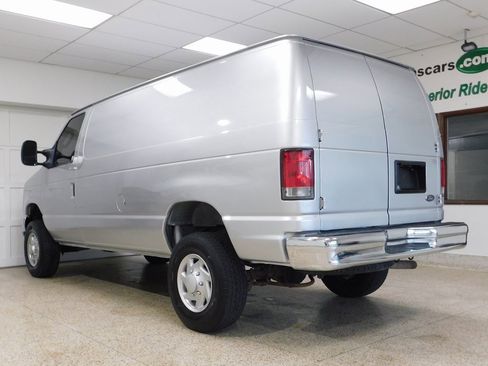 Used 2014 Ford E-250 and Econoline 250 w/ Power Group image 9