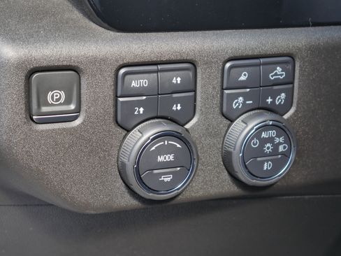 Used 2024 Chevrolet Silverado 1500 LTZ image 12