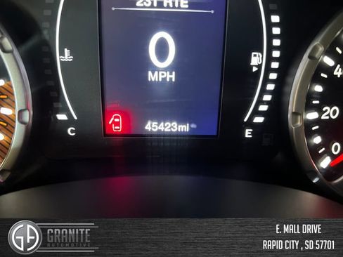 Used 2023 Jeep Renegade Latitude AWD/4WD image 17
