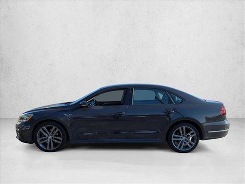 Used 2018 Volkswagen Passat 2.0T R-Line w/ R-Line Lighting Package image 7
