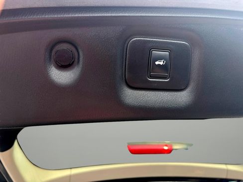 Used 2019 INFINITI QX60 Luxe w/ Essential Package image 23