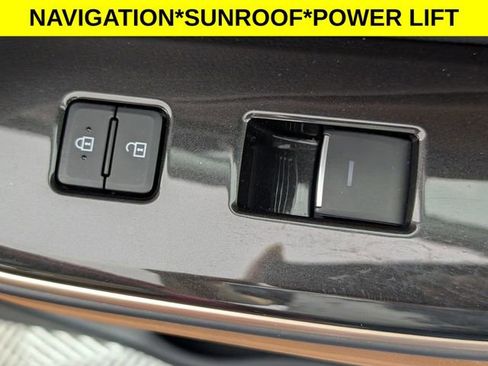 Used 2025 Toyota Crown Signia w/ Advanced Technology Package image 36