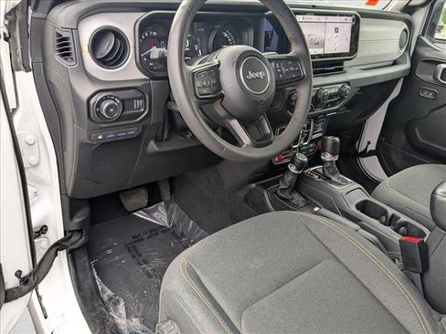 Used 2024 Jeep Wrangler Willys image 17