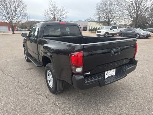 Used 2023 Toyota Tacoma SR image 3