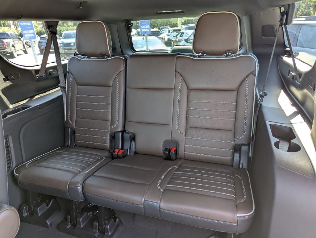 Used 2025 GMC Yukon XL Denali Ultimate AWD/4WD image 20