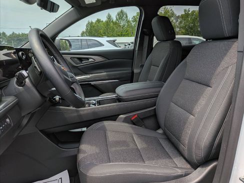 Used 2026 Chevrolet Traverse LT w/ Driver Confidence Package AWD/4WD image 11