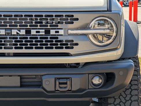 New 2025 Ford Bronco Badlands image 7