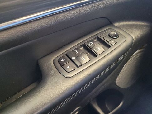 Used 2020 Jeep Grand Cherokee Limited w/ Luxury Group II AWD/4WD image 27