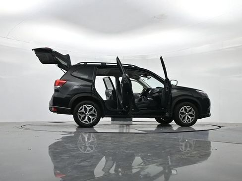 Used 2024 Subaru Forester Premium AWD/4WD image 56