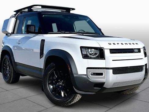 Used 2025 Land Rover Defender 90 S image 3