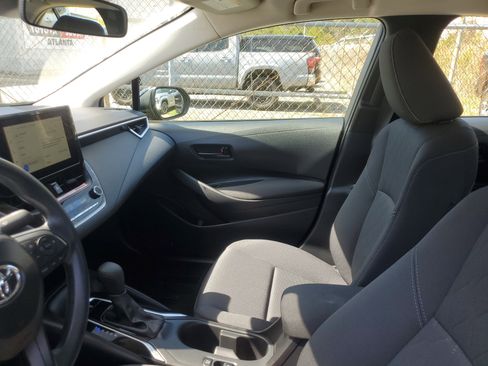 Used 2025 Toyota Corolla LE image 17