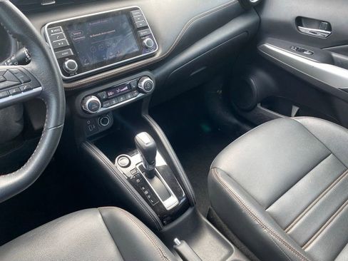 Used 2020 Nissan Kicks SR w/ SR Premium Package FWD image 24