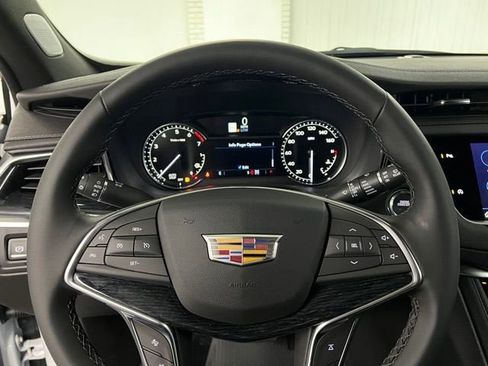 New 2025 Cadillac XT5 Premium Luxury w/ LPO, Floor Liner Package image 15
