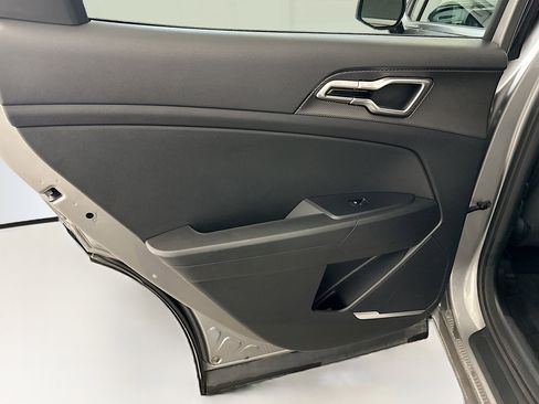 Used 2025 Kia Sportage LX image 26