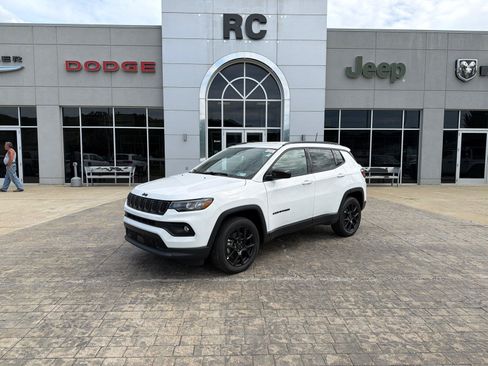 New 2026 Jeep Compass Latitude AWD/4WD image 2