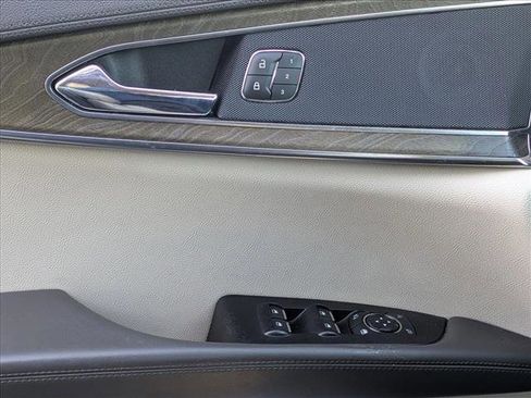 Used 2019 Lincoln Nautilus Select image 13