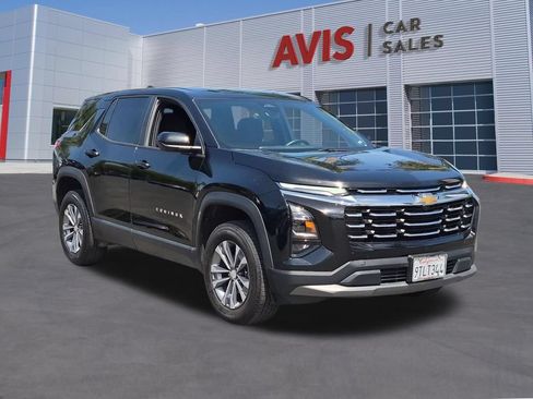 Used 2025 Chevrolet Equinox LT FWD image 3