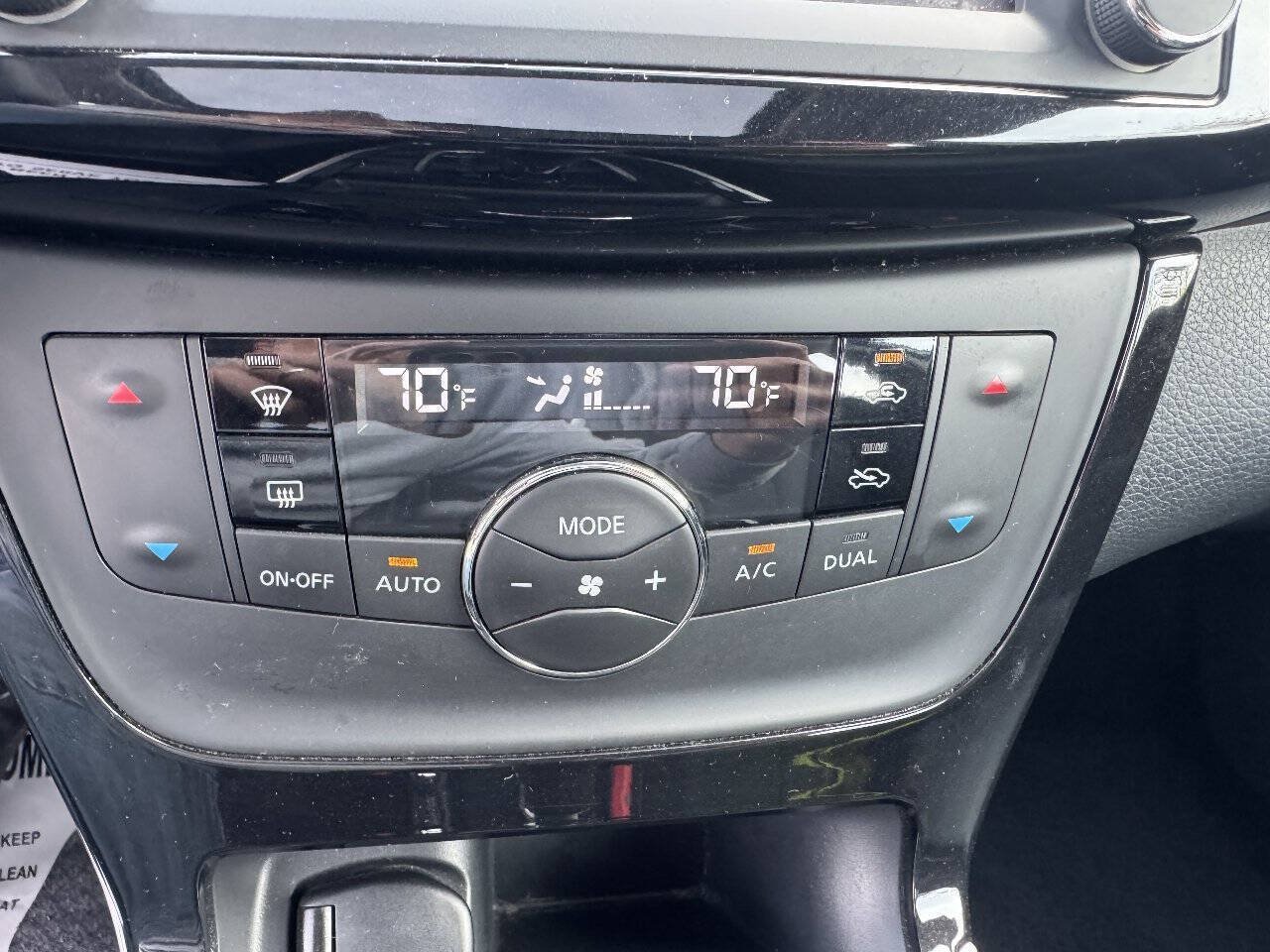 Used 2017 Nissan Sentra SL w/ SL Premium Technology Package FWD image 11