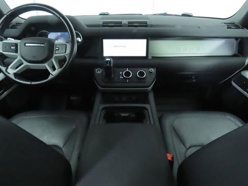 Used 2022 Land Rover Defender 110 SE image 13