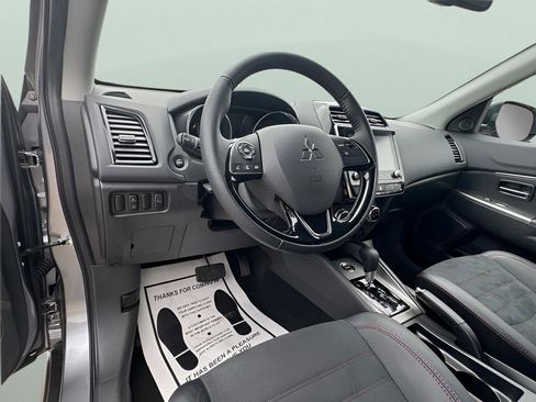 Used 2025 Mitsubishi Outlander Sport SE AWD/4WD image 9