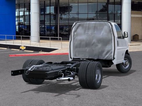 New 2025 Chevrolet Express 3500 w/ Power Convenience Package RWD image 4