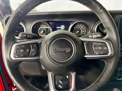 Used 2020 Jeep Gladiator Overland image 16