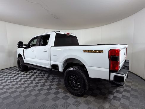 Used 2023 Ford F250 Lariat w/ Lariat Ultimate Package AWD/4WD image 3