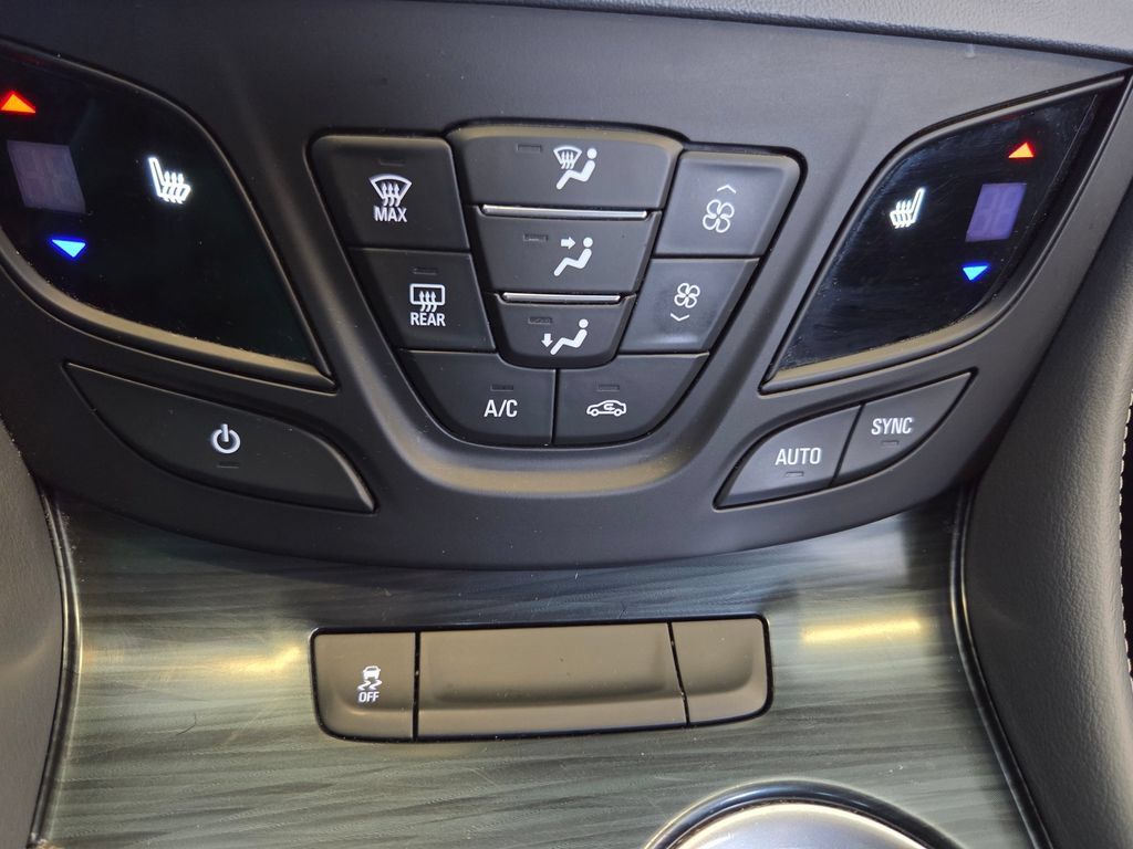 Used 2019 Buick Envision Essence FWD image 43