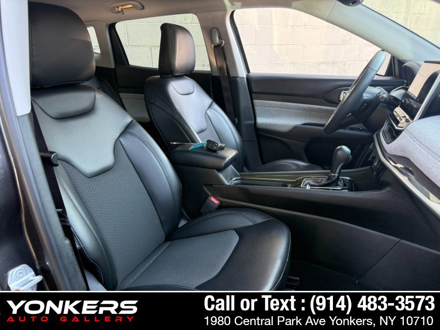 Used 2022 Jeep Compass Latitude AWD/4WD image 42