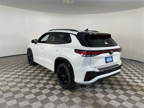 New 2025 Volkswagen Tiguan SE R-Line image 20