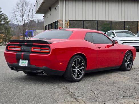 Used 2017 Dodge Challenger R/T Scat Pack w/ Leather Interior Group image 19