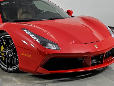 Used 2016 Ferrari 488 GTB RWD image 2