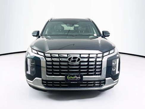 Used 2024 Hyundai Palisade Calligraphy FWD image 2