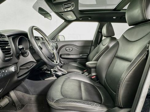 Used 2015 Kia Soul + w/ Primo Package FWD image 8