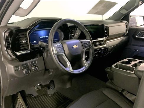 Used 2023 Chevrolet Silverado 1500 LT AWD/4WD image 16