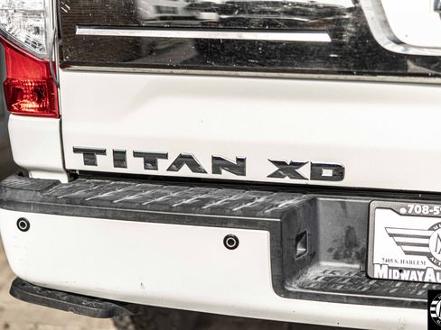Used 2017 Nissan Titan Platinum Reserve image 15