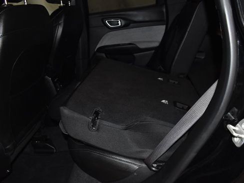 Used 2024 Jeep Compass Latitude image 31