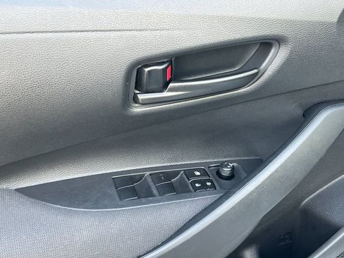 Used 2025 Toyota Corolla LE image 12