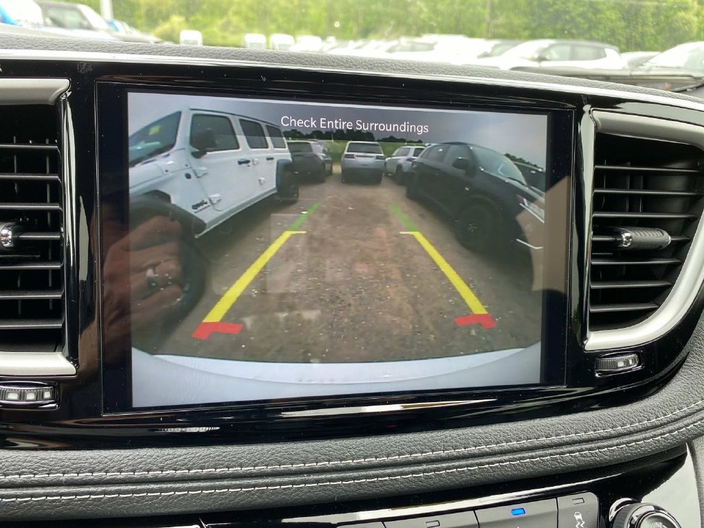 New 2027 Chrysler Pacifica Select AWD/4WD image 12