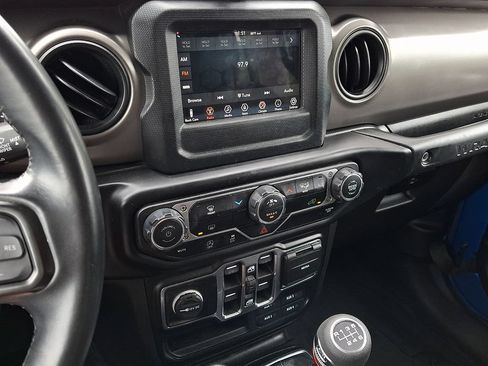 Used 2022 Jeep Wrangler Unlimited Sport AWD/4WD image 21