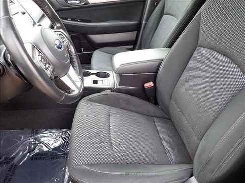 Used 2016 Subaru Outback 2.5i Premium image 12