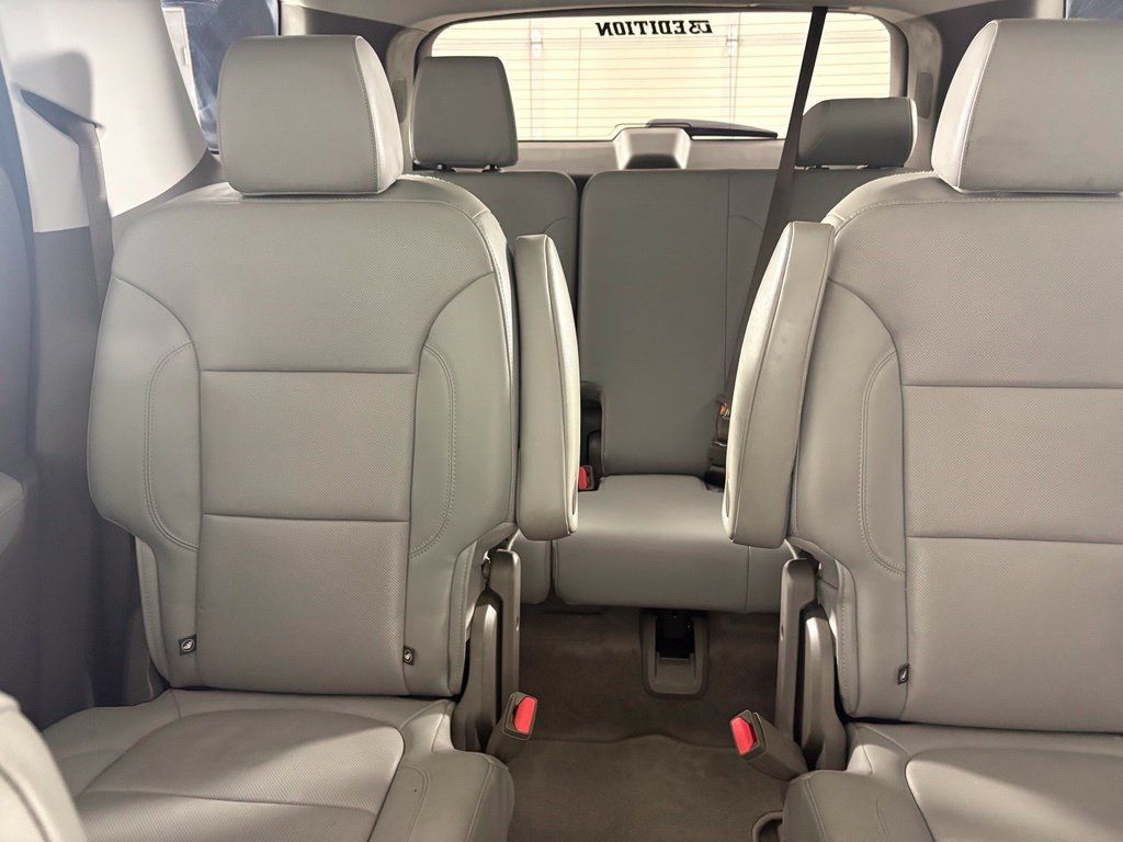 Used 2019 Chevrolet Traverse Premier w/ Driver Confidence II Package FWD image 42
