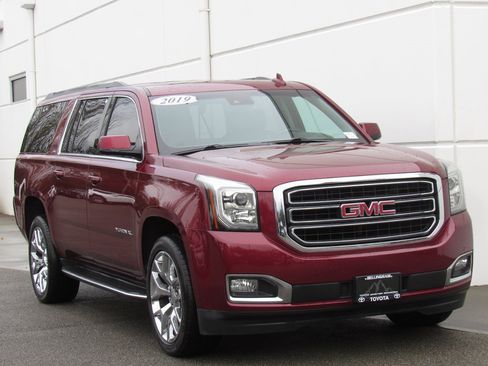 Used 2019 GMC Yukon XL SLT w/ Open Road Package image 2