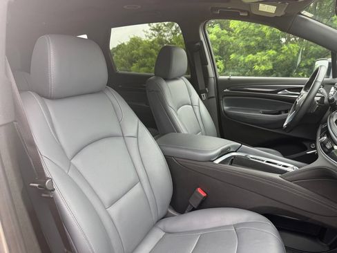 Used 2023 Buick Enclave Essence w/ Experience Buick Package AWD/4WD image 24