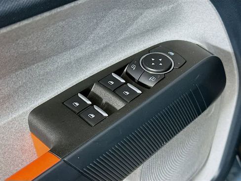 Certified 2022 Ford Maverick XLT image 28