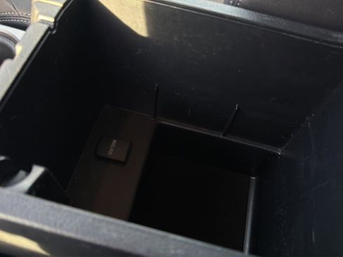 Used 2022 Toyota 4Runner SR5 Premium image 32