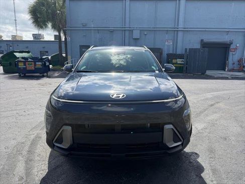 Used 2025 Hyundai Kona SEL image 5